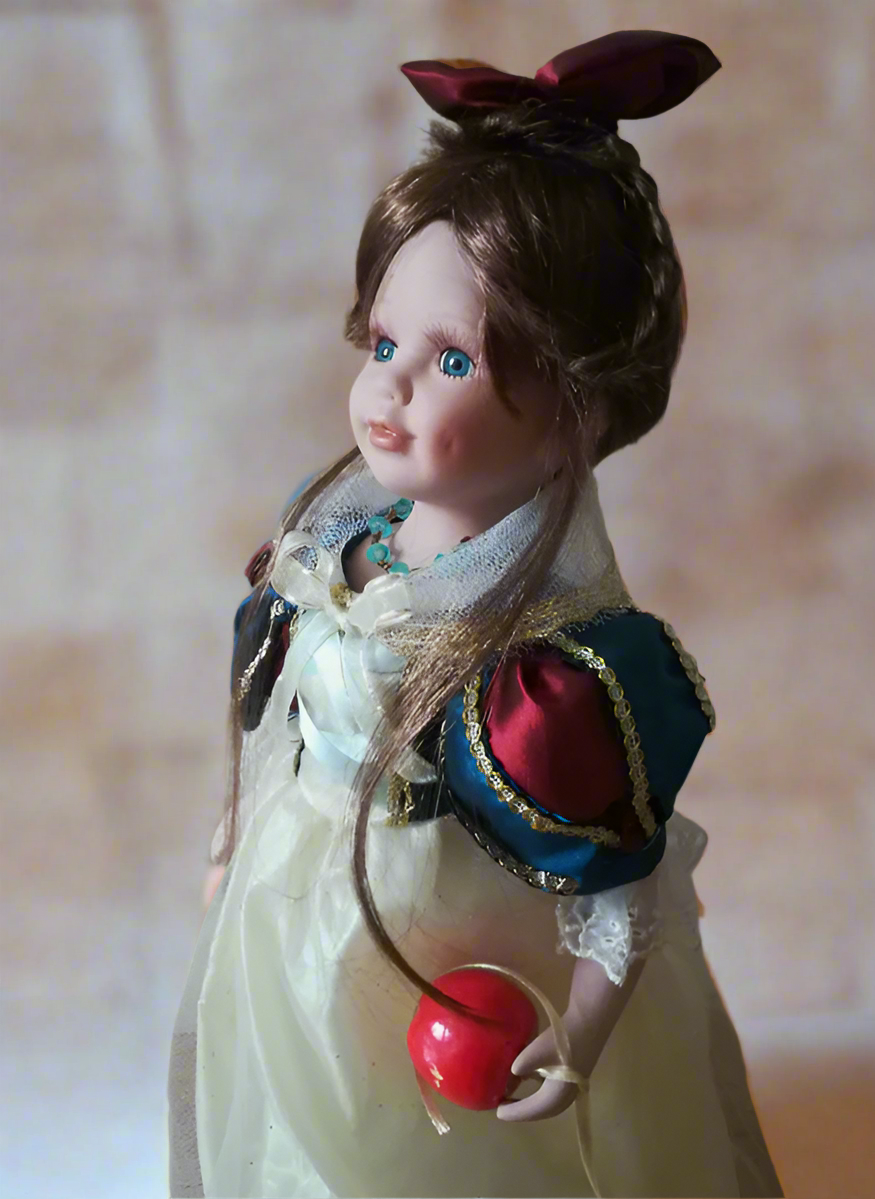 16 Inch Porcelain Doll In Snow White Outfit Boxed
