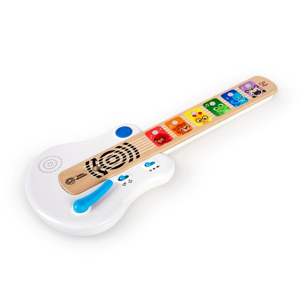 Baby Einstein's Hape brnká podél písní Magic Touch Guitar