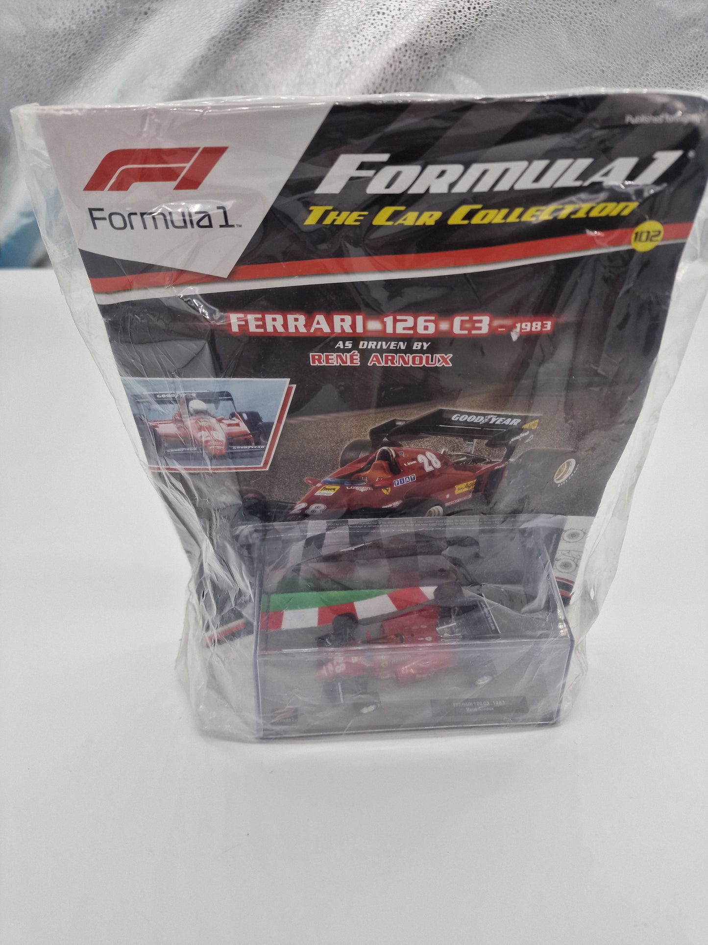 1:43  Model of Rene Arnoux Ferrari 126 C3 Formula 1 Car from 1983 With Magazine