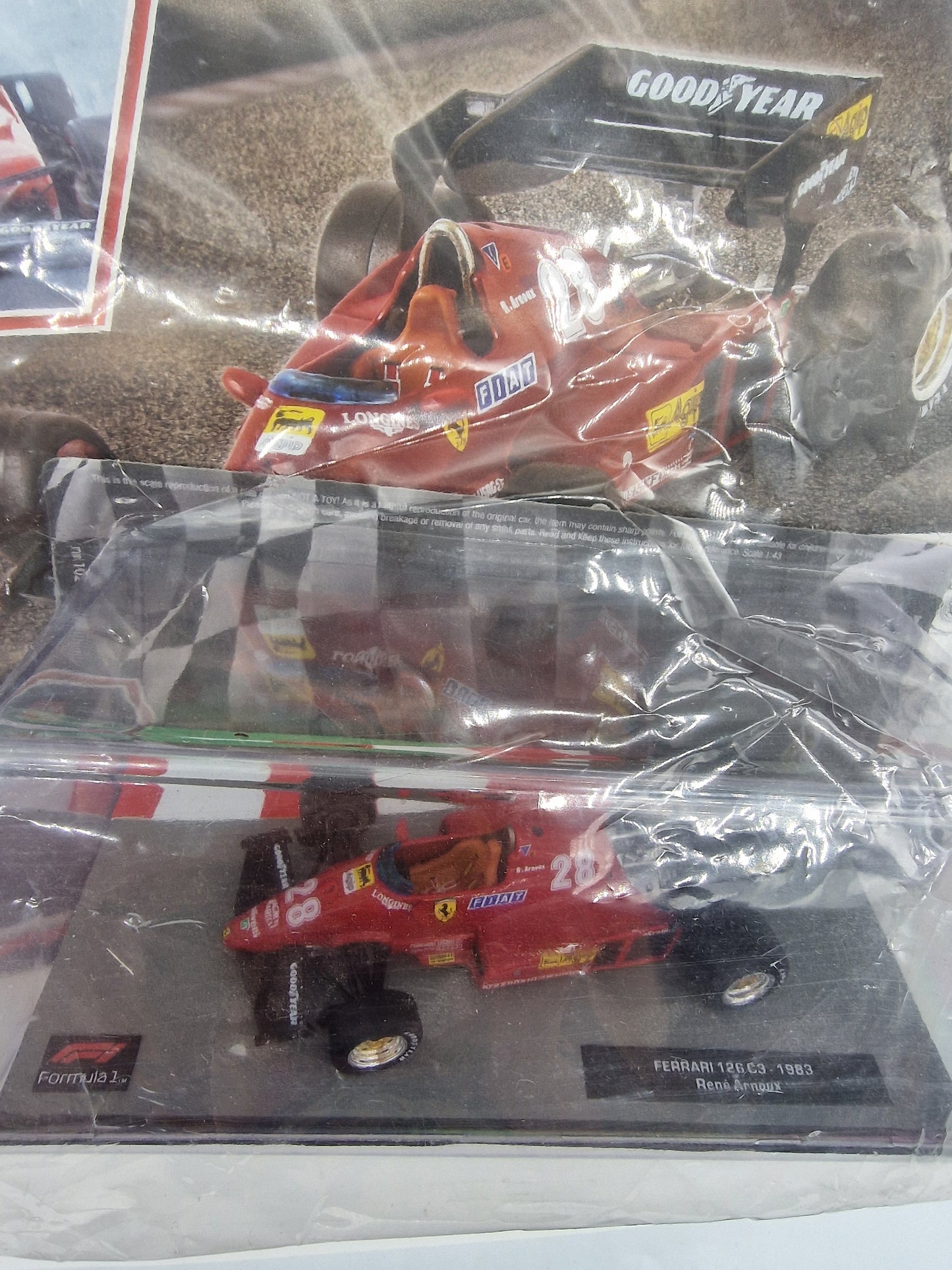 1:43  Model of Rene Arnoux Ferrari 126 C3 Formula 1 Car from 1983 With Magazine