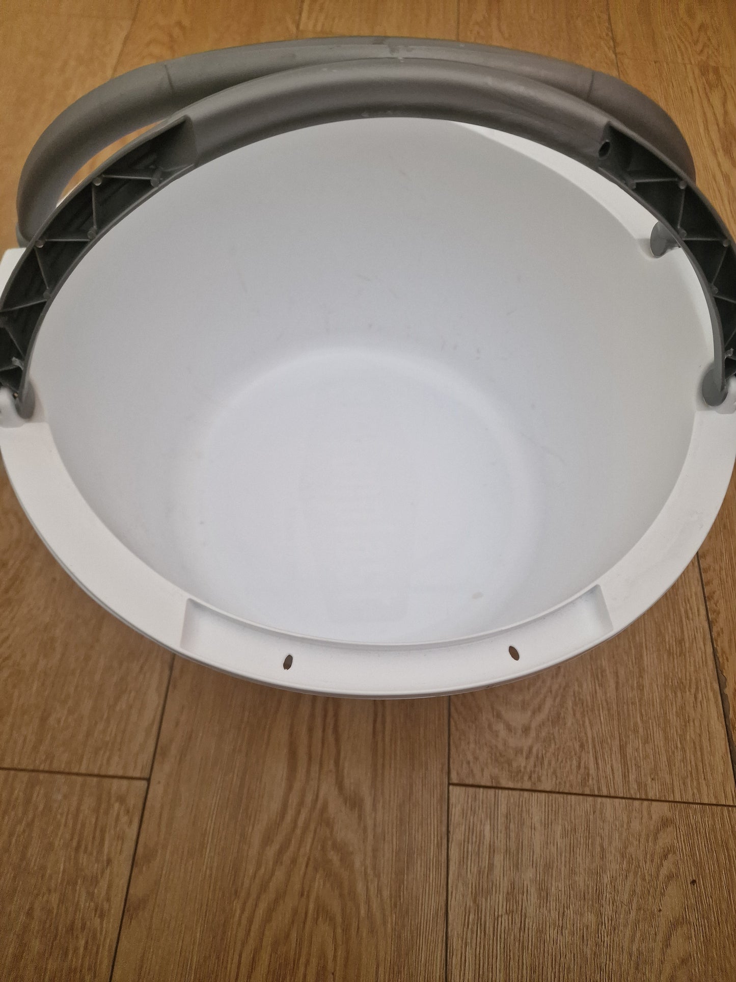 Stephanplast 16 Litre Laundry Bucket 2 Handles White