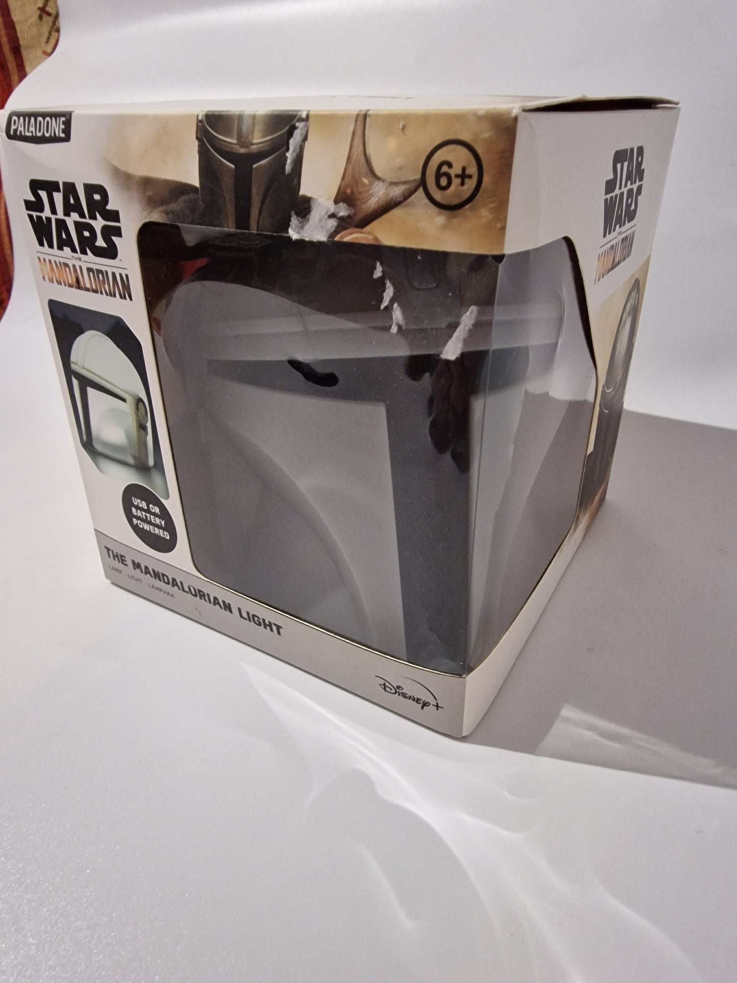 Paladone Star Wars The Mandalorian Light – Official Star Wars Mandalorian Helmet LED Lamp – USB/Battery Collectible