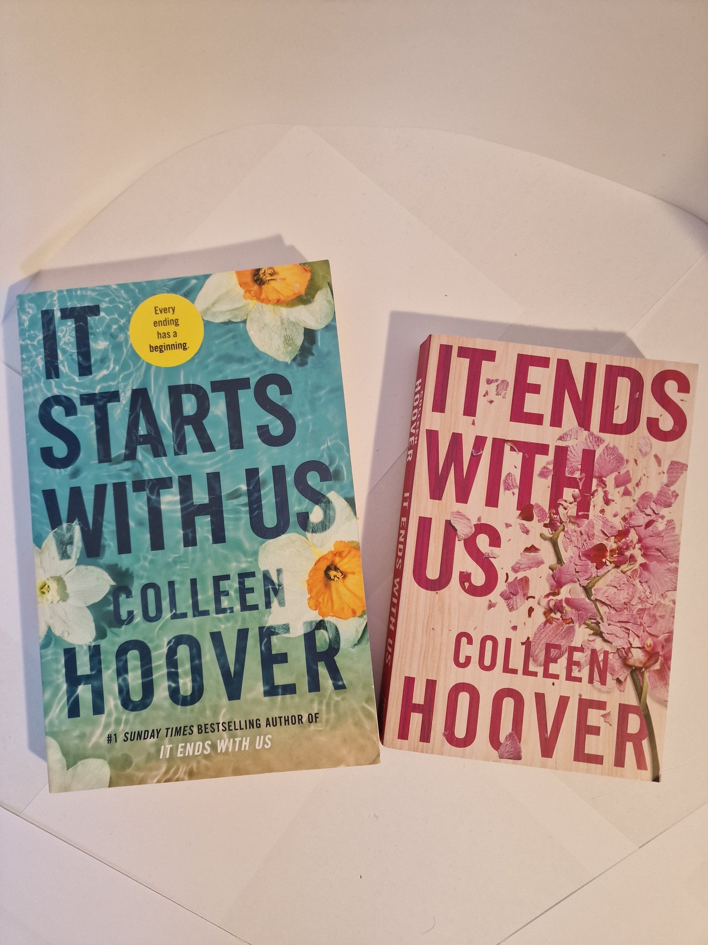 Colleen Hoover 2-Book Set: It Ends with Us & It Starts with Us - Romance Bestsellers