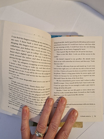 Colleen Hoover 2-Book Set: It Ends with Us & It Starts with Us - Romance Bestsellers