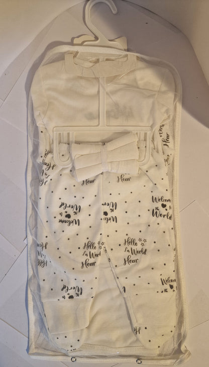 Lilsoft "New Journey" 12-Piece Organic Cotton Newborn Gift Set - White