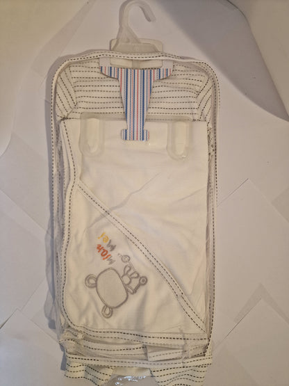 Juniors Premium 10-Piece Newborn Baby Gift Set – Neutral Bear Collection