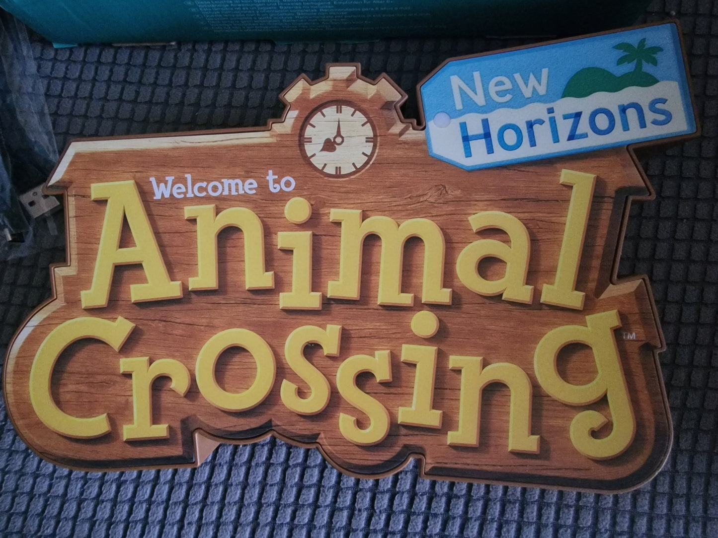 Animal Crossing: New Horizons Logo Light - Official Nintendo Paladone LED Lamp
