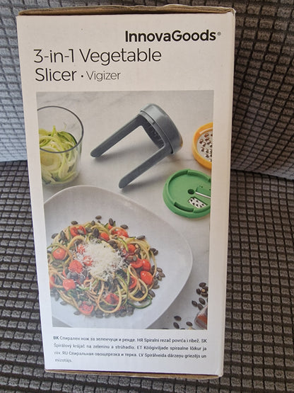 Vigizer 3-in-1 Vegetable Spiralizer & Manual Grater Kit (Innovagoods)