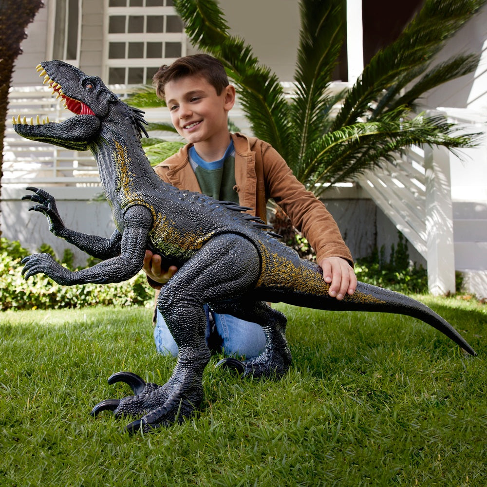 Jurassic World: Fallen Kingdom Super Colossal Indoraptor Dinosaur Figure