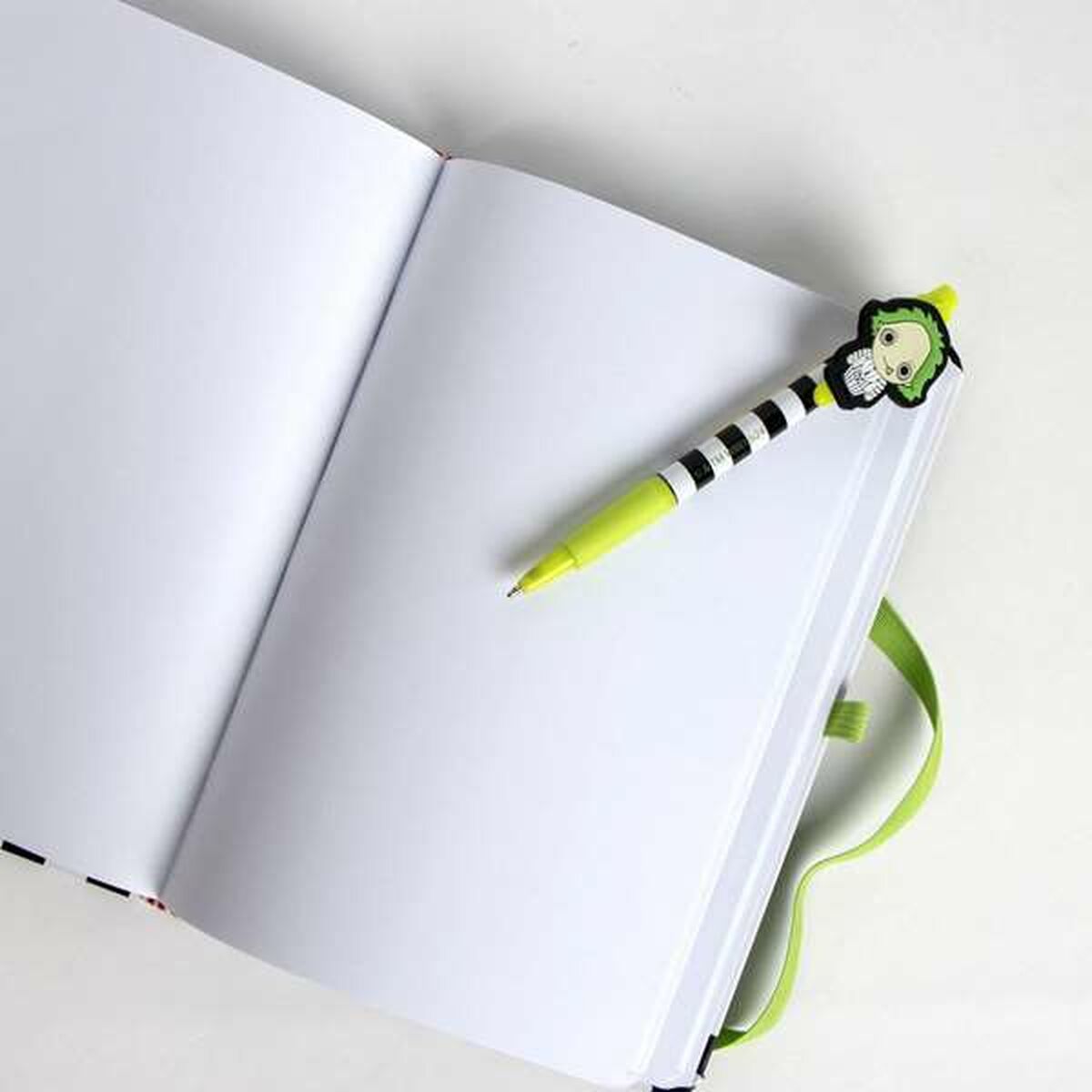 V4H81D23CEF6A7DAA081B74BC5708E8C217R5522600P5