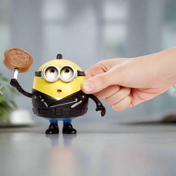 Minions: The Rise of Gru – Stone Tossing Otto akční figurka