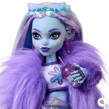 Načíst obrázek do prohlížeče Galerie, Monster High Abbey Bominable Yeti Fashion Doll with Accessories