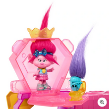 Načíst obrázek do prohlížeče Galerie, Trolls 3 Band Together Mount Rageous Playset with Queen Poppy Doll