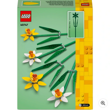 Načíst obrázek do prohlížeče Galerie, LEGO Botanicals 40747 Daffodils Artificial Flowers Set