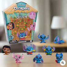 Načíst obrázek do prohlížeče Galerie, Disney Doorables Lilo &amp; Stitch Collection Peek