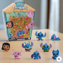 Načíst obrázek do prohlížeče Galerie, Disney Doorables Lilo &amp; Stitch Collection Peek