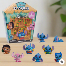 Načíst obrázek do prohlížeče Galerie, Disney Doorables Lilo &amp; Stitch Collection Peek