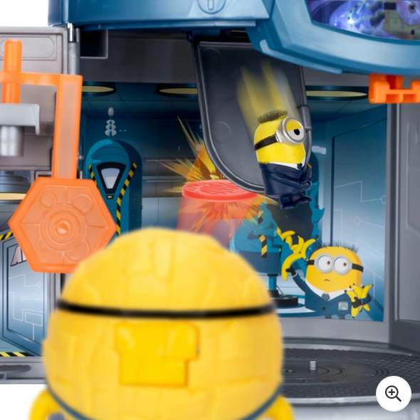 Despicable Me 4 Mega Minions Transformation Chamber Set