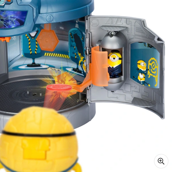 Despicable Me 4 Mega Minions Transformation Chamber Set