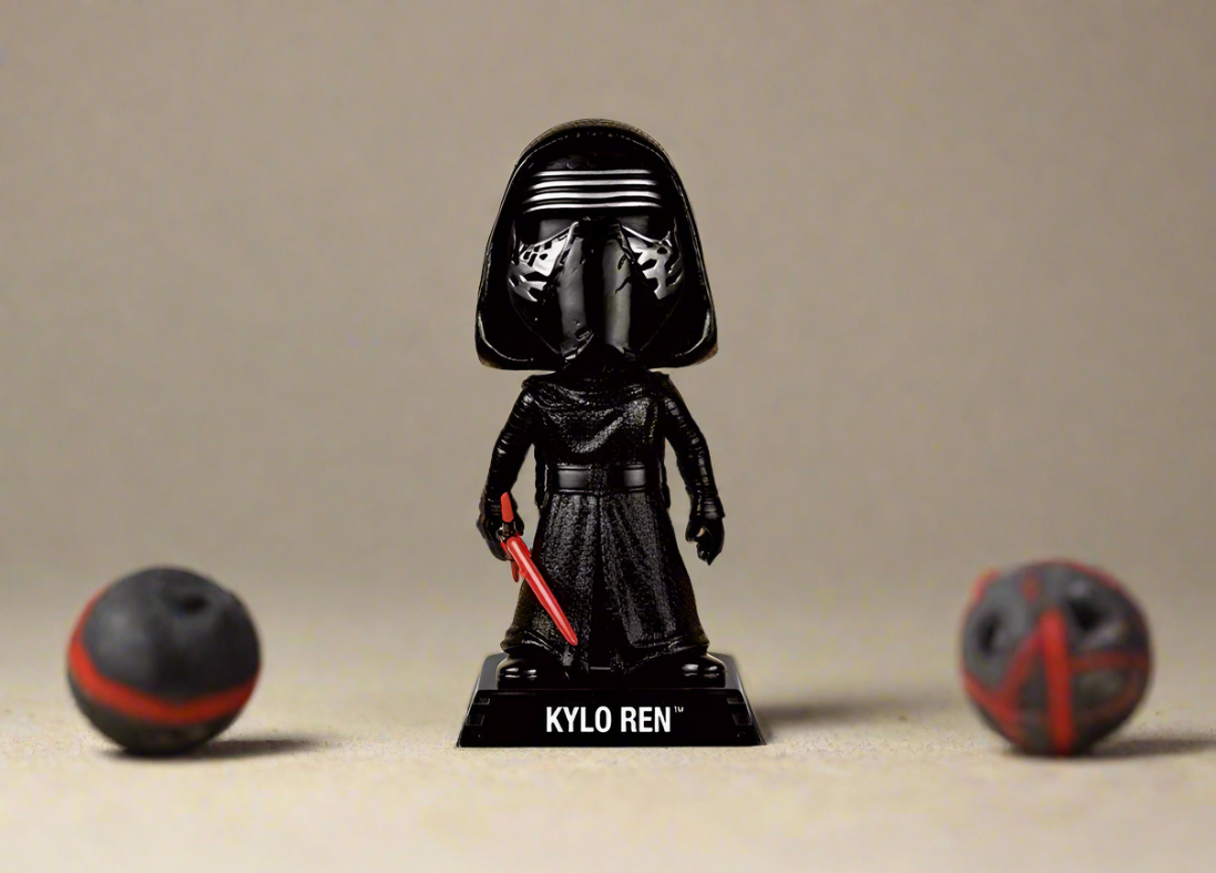 Funko Wobbler Bobble Head Figure Star Wars  Kylo Ren Action Figure