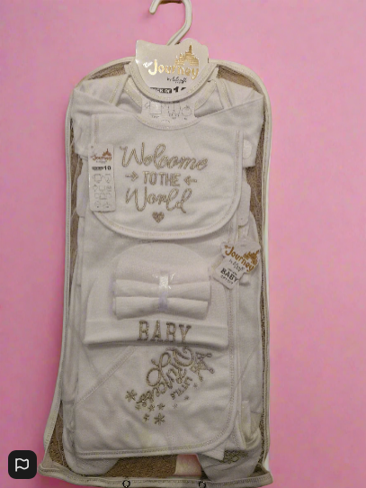 Welcome to the World, Little Princess’ – 10-Piece Baby Gift Set (Gold Lettering, 100% Cotton