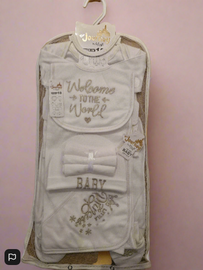 Welcome to the World, Little Princess’ – 10-Piece Baby Gift Set (Gold Lettering, 100% Cotton