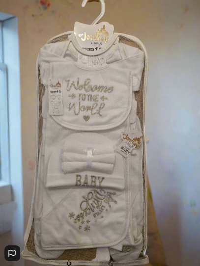 Welcome to the World, Little Princess’ – 10-Piece Baby Gift Set (Gold Lettering, 100% Cotton