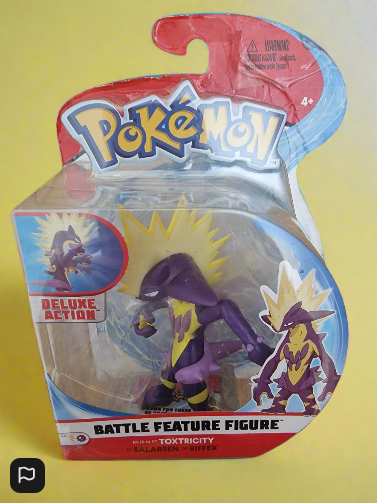 Pokémon Toxtricity Battle Feature Deluxe Action Figure