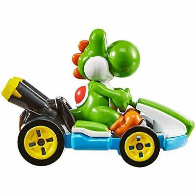 Hot Wheels Mario Kart Circuit Track Set with 1:64 Scale Die-Cast Cars Yoshi And Mario