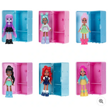 Načíst obrázek do prohlížeče Galerie, Royale High Surprise Locker with Doll Series 1 Various Styles 1 Supplied