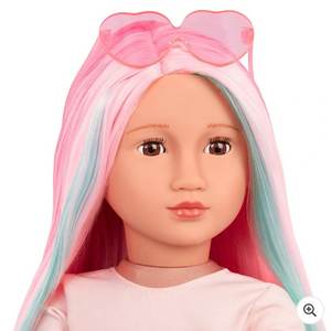 Panenka Rosa s vícebarevnými vlasy naší generace
