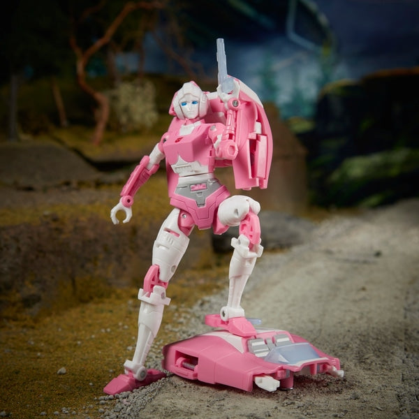 Transformers War For Cybertron Earthrise Arcee Deluxe Collectible Action Figure