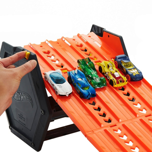 Hot Wheels Roll Out Raceway Track Set a auto